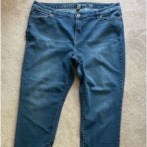 Slim straight leg jeans with stretch. Great condition. Plus size short length
